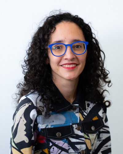 Karen Gomes headshot